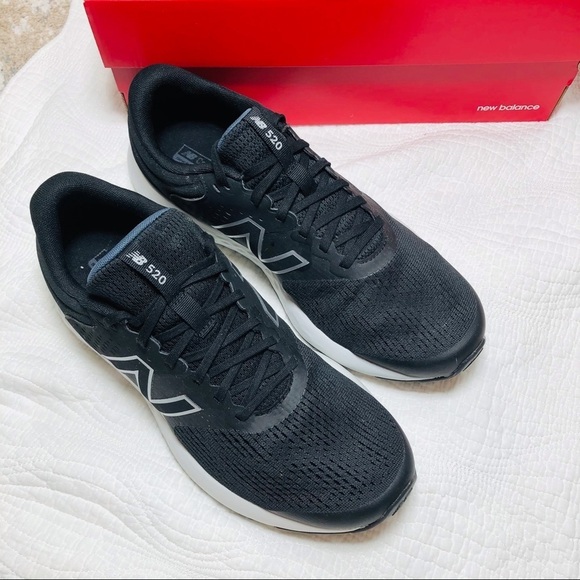 🔥MOVING SALE🔥 New Balance black mesh 520 Sz10. Nearly new with box - Picture 4 of 8